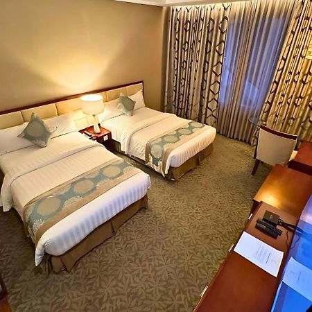 The Avenue Plaza Hotel Naga  Εξωτερικό φωτογραφία