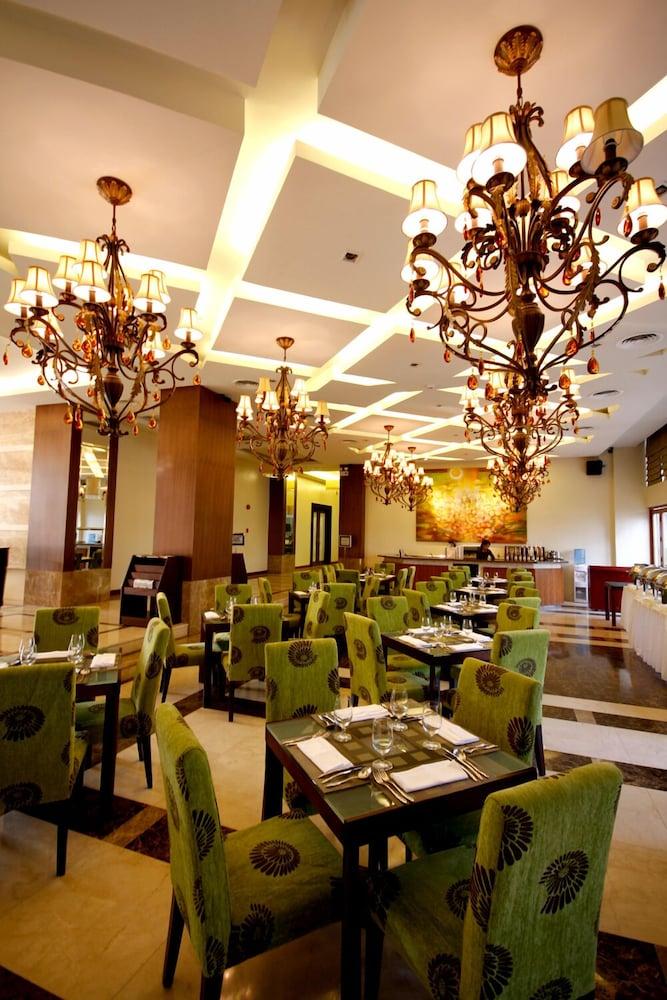 The Avenue Plaza Hotel Naga  Εξωτερικό φωτογραφία