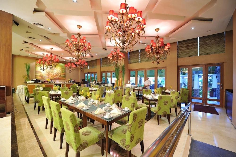 The Avenue Plaza Hotel Naga  Εξωτερικό φωτογραφία