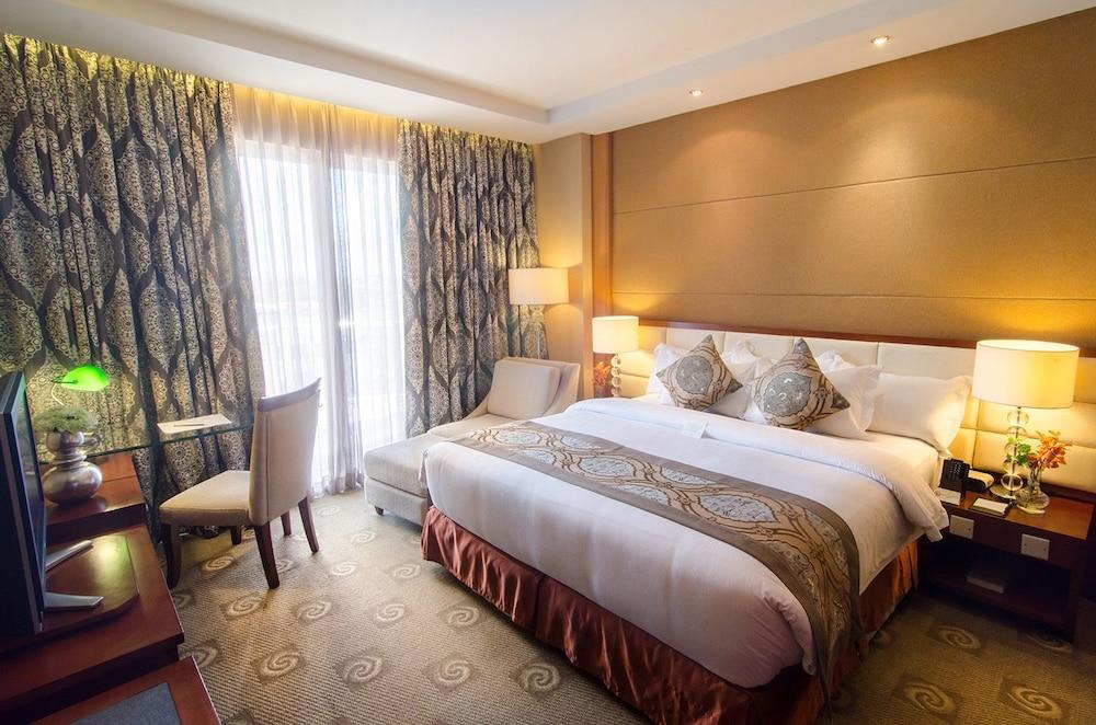 The Avenue Plaza Hotel Naga  Εξωτερικό φωτογραφία