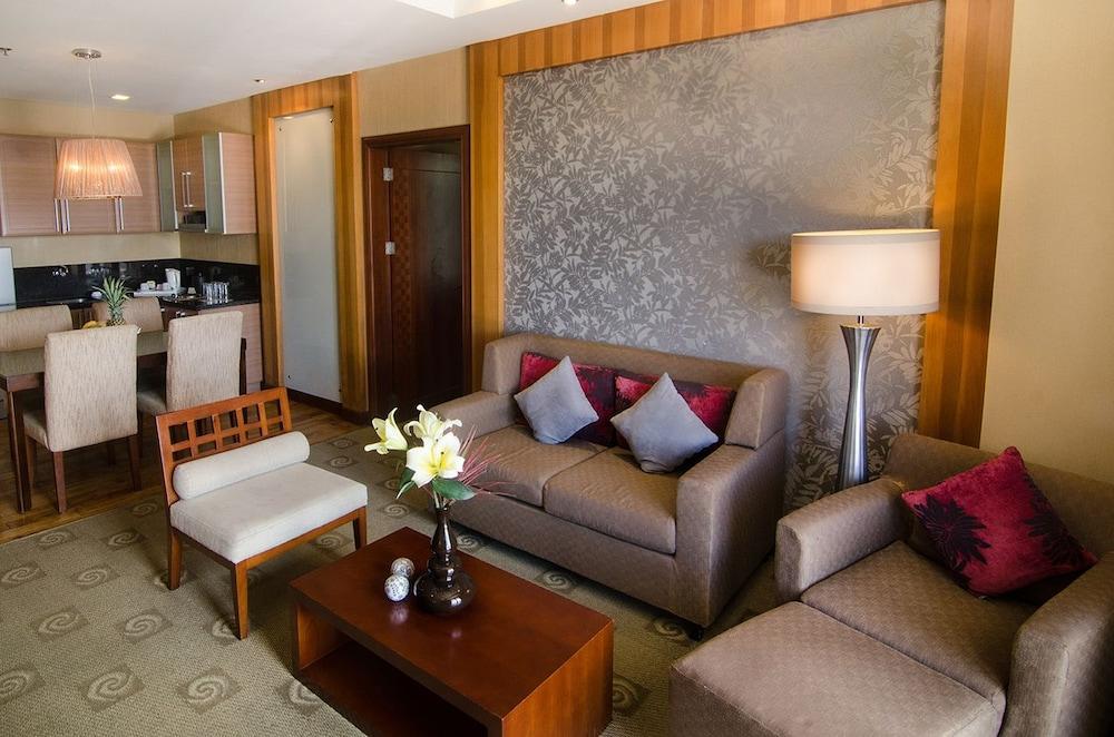 The Avenue Plaza Hotel Naga  Εξωτερικό φωτογραφία