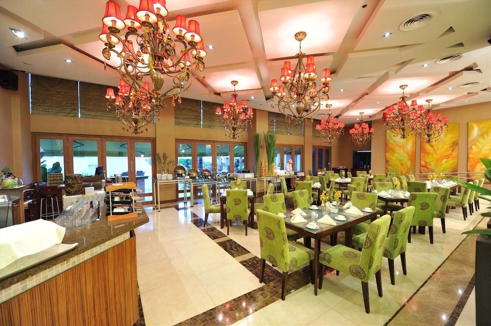 The Avenue Plaza Hotel Naga  Εξωτερικό φωτογραφία