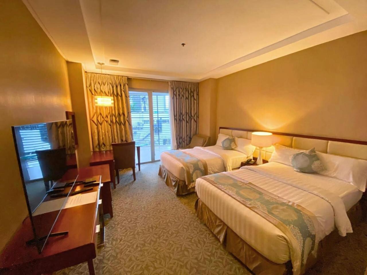 The Avenue Plaza Hotel Naga  Εξωτερικό φωτογραφία