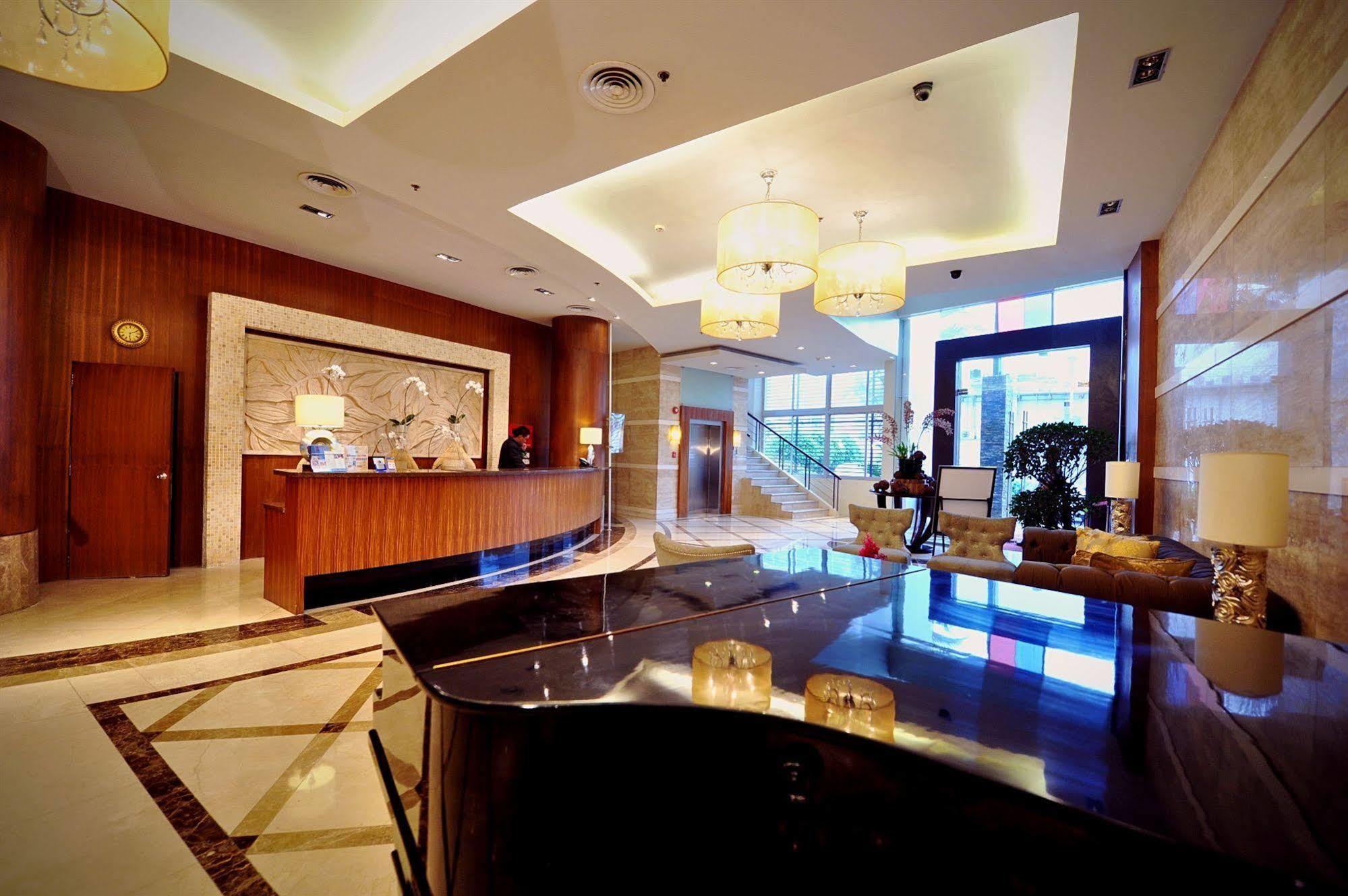 The Avenue Plaza Hotel Naga  Εξωτερικό φωτογραφία