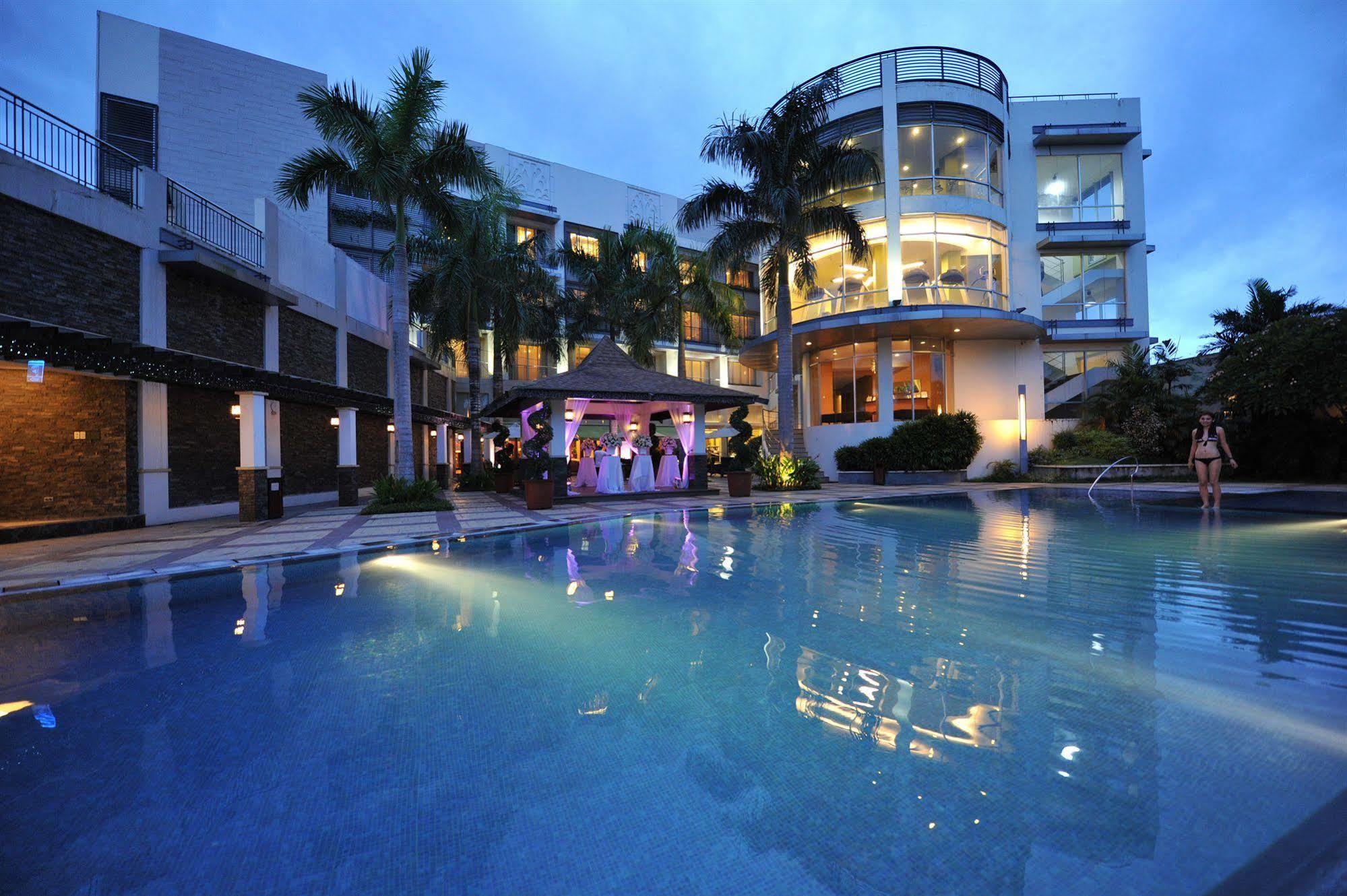 The Avenue Plaza Hotel Naga  Εξωτερικό φωτογραφία