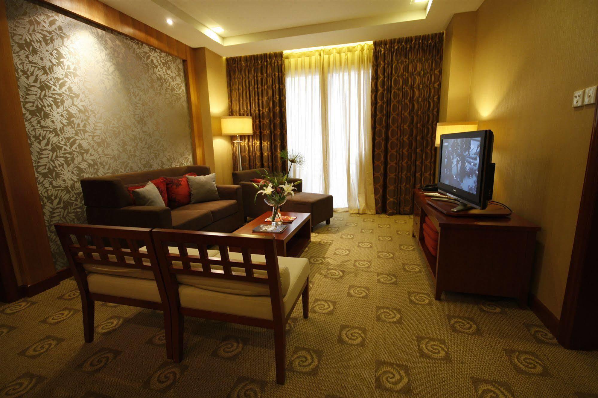 The Avenue Plaza Hotel Naga  Εξωτερικό φωτογραφία