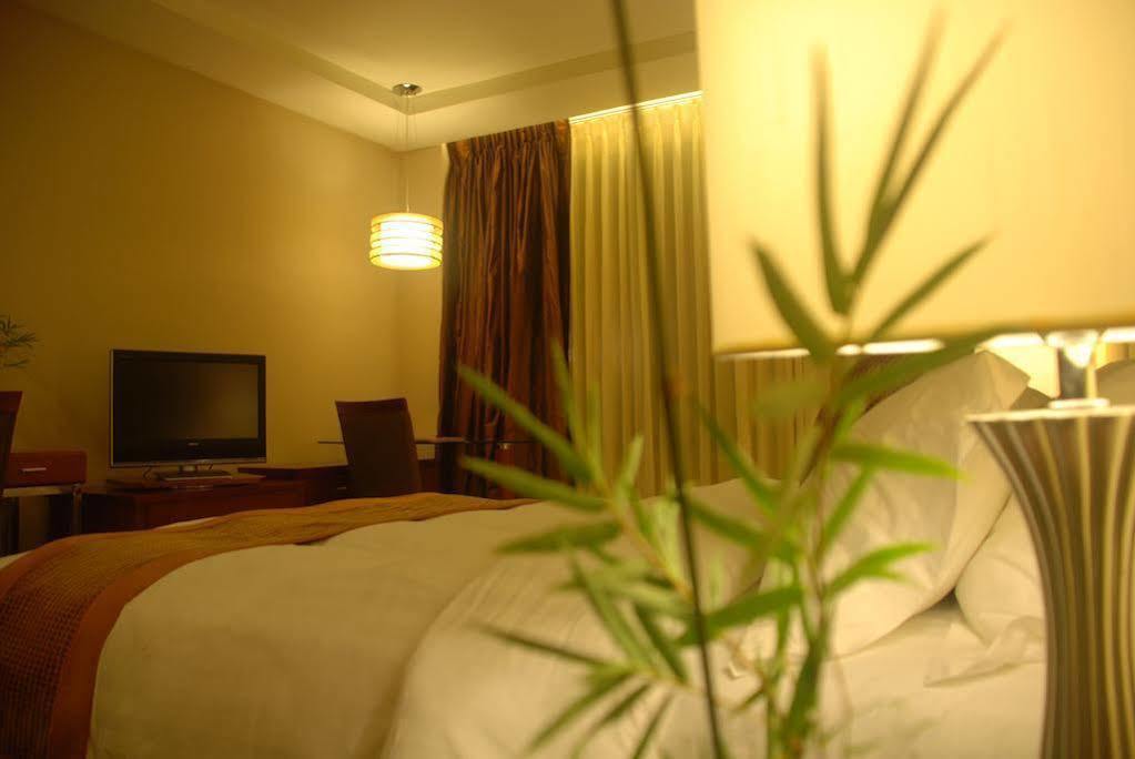 The Avenue Plaza Hotel Naga  Εξωτερικό φωτογραφία